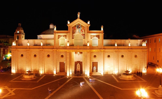 cattedrale di manfredonia foto