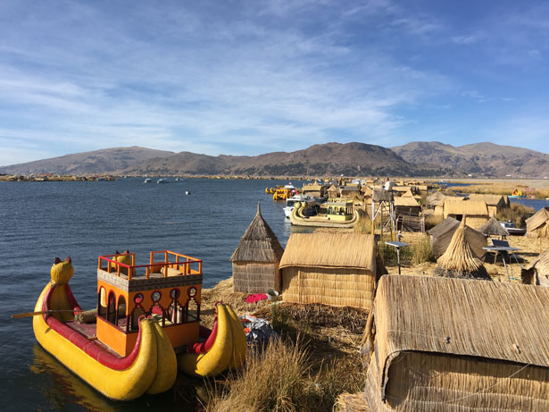 Villaggio Uros sul Lago Titicaca
