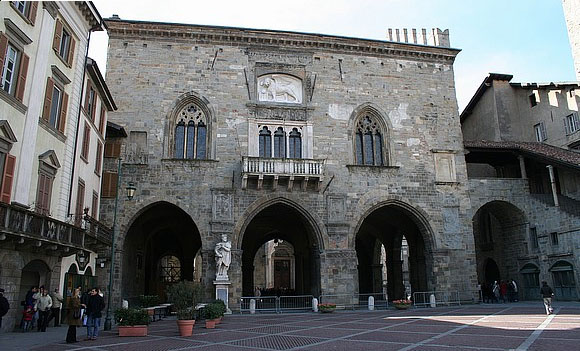 palazzo della ragione bergamo