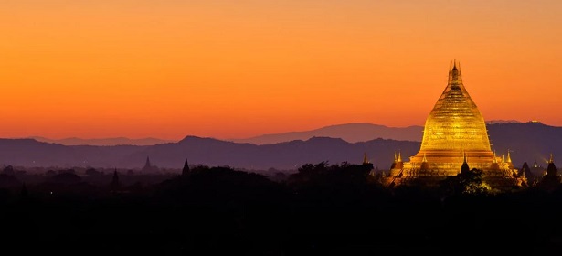 bagan in mongolfiera