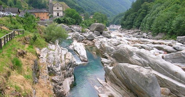 Val Verzasca: tuffi