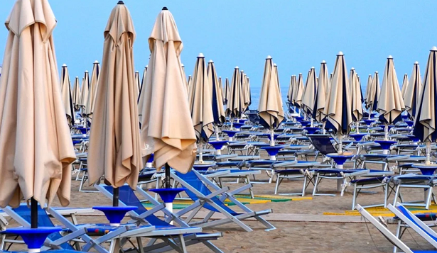 in spiaggia ai tempi del coronavirus