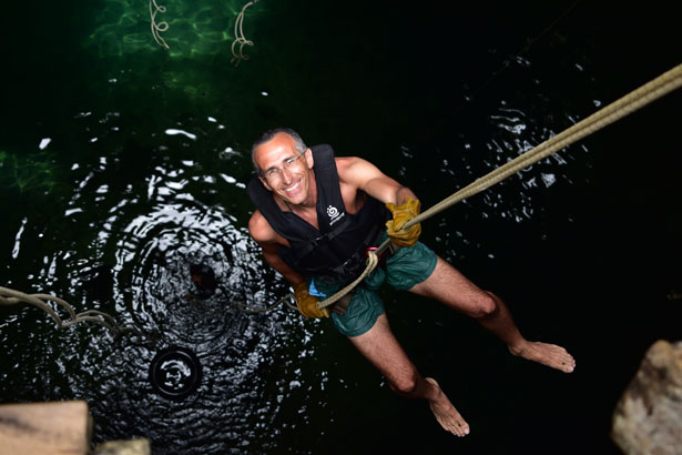 matteo di felice si cala in un cenote