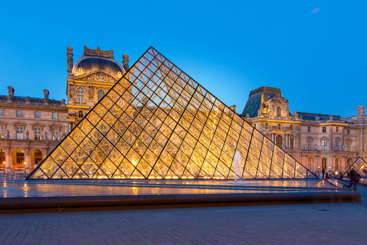 Louvre di Parigi per le vacanze di giugno