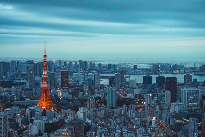 Skyline notturno di Tokyo, metropoli sull’isola di Honshu