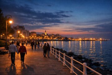 Lungomare di Costanza sul Mar Nero la sera