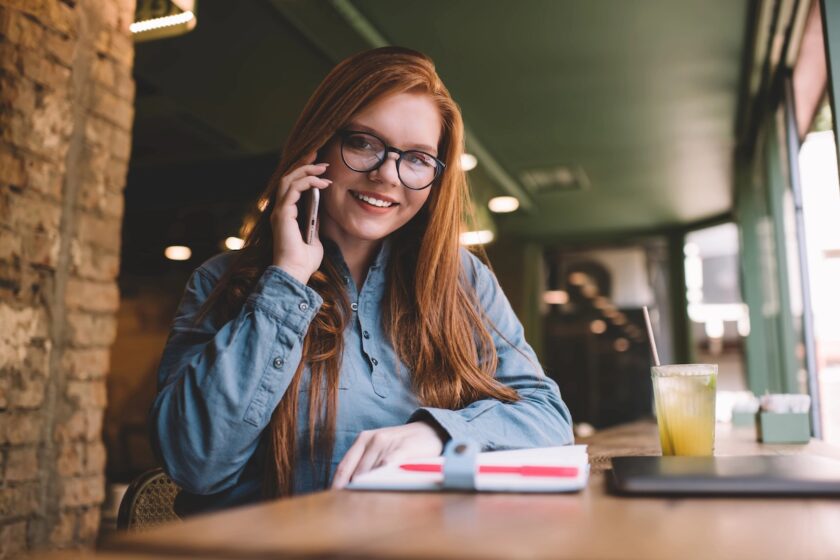 Numero con prefisso della Polonia visualizzato su smartphone