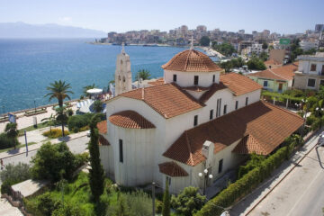 albania chiesa sul lungomare
