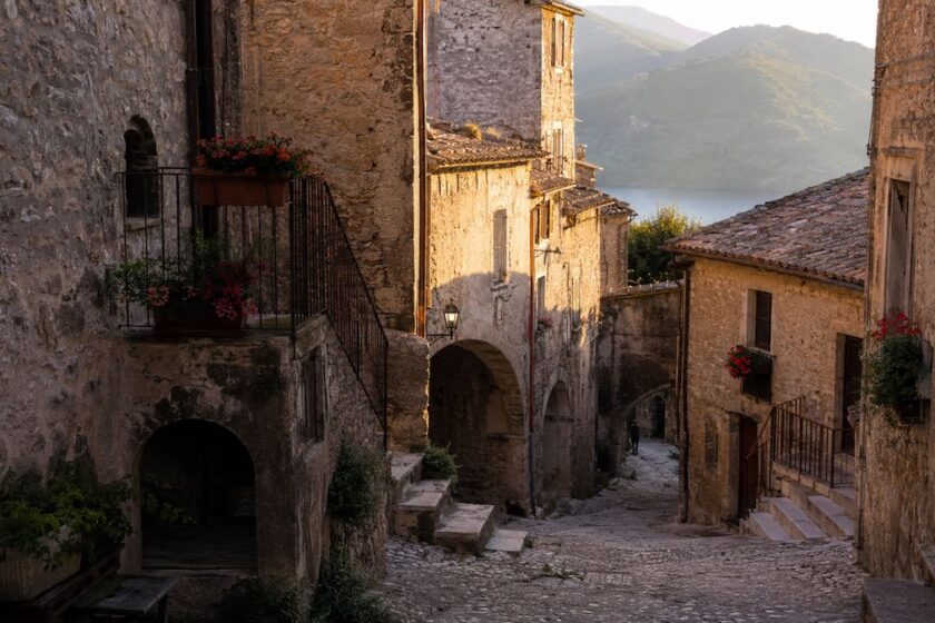 Vicoli del borgo di Scanno in Abruzzo vicino al lago di Scanno