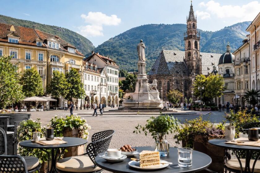 Centro storico di Bolzano per un itinerario goloso legato a Loacker