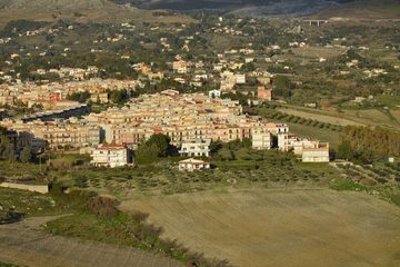 Panorama di Sambuca di Sicilia sulle colline della Sicilia occidentale